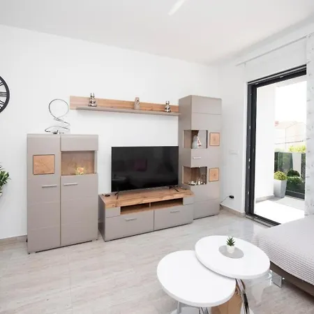 With Parking Space - 24060 * Trogir