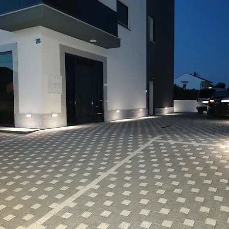 Апартаменты With Parking Space - 24060 Трогир