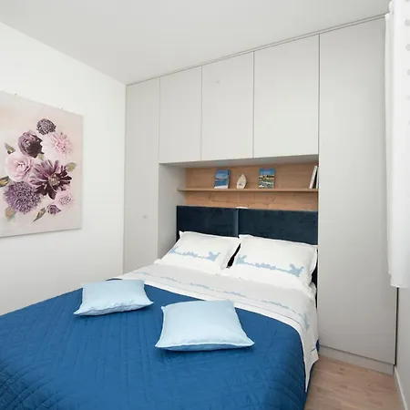 With Parking Space - 24060 Apartment Trogir