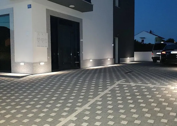 Apartment With Parking Space - 24060 Trogir